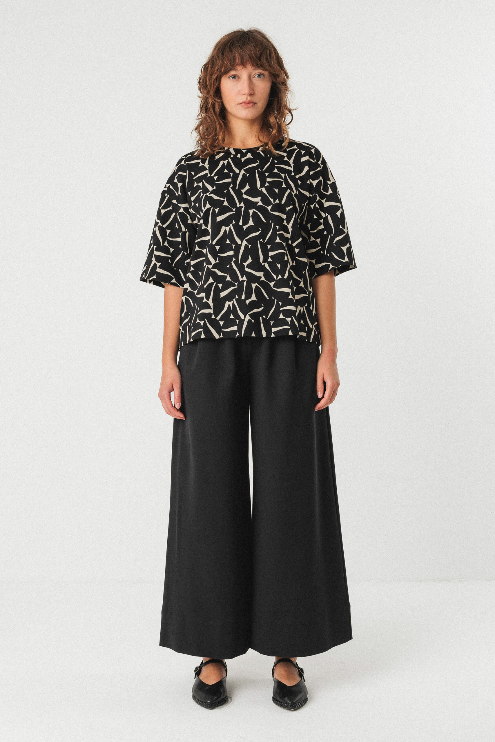 Camiseta Lariz-Gots HalfandHalf by SKFK - Imagen 2