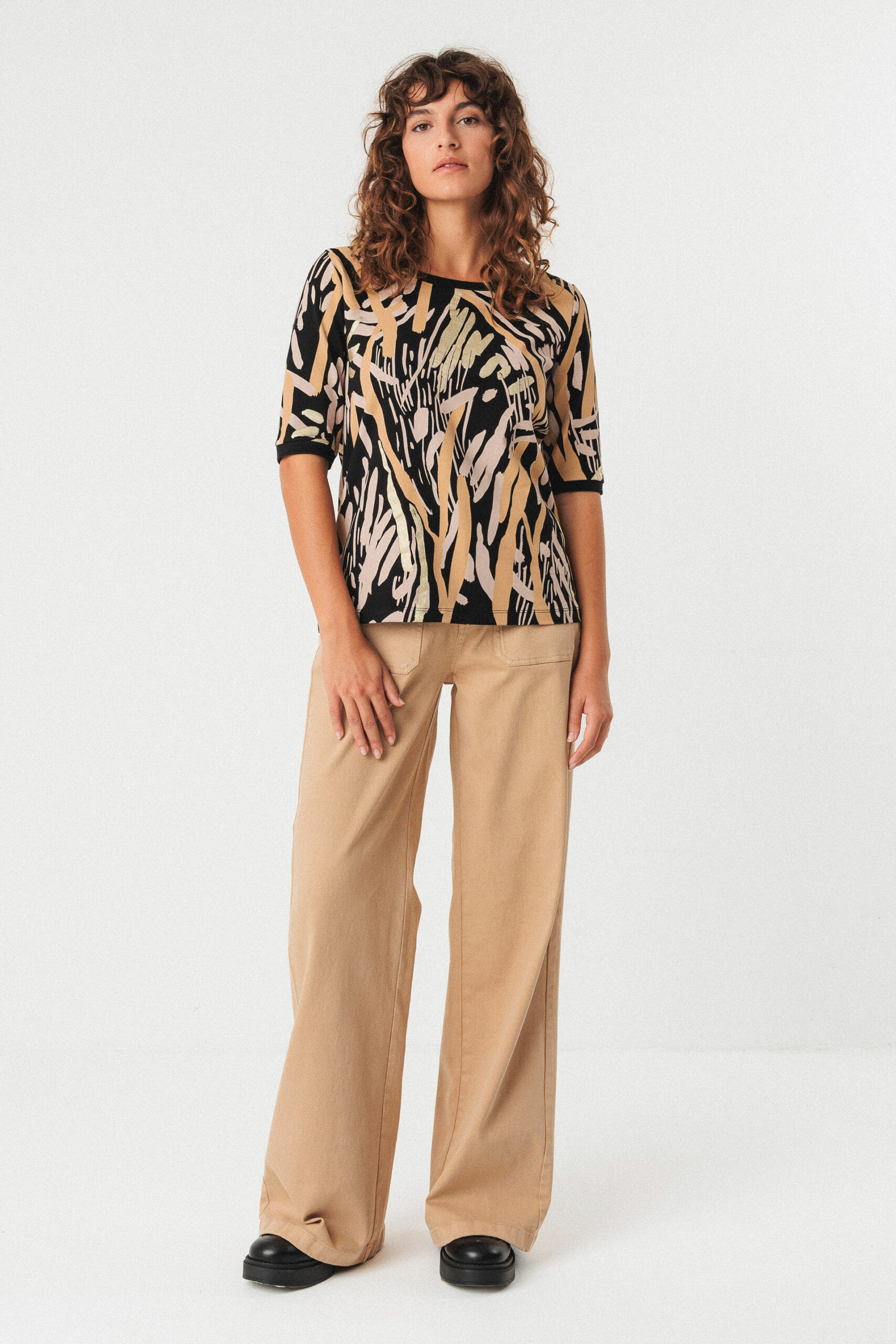 Camiseta Oianko Stone by SKFK - Imagen 2