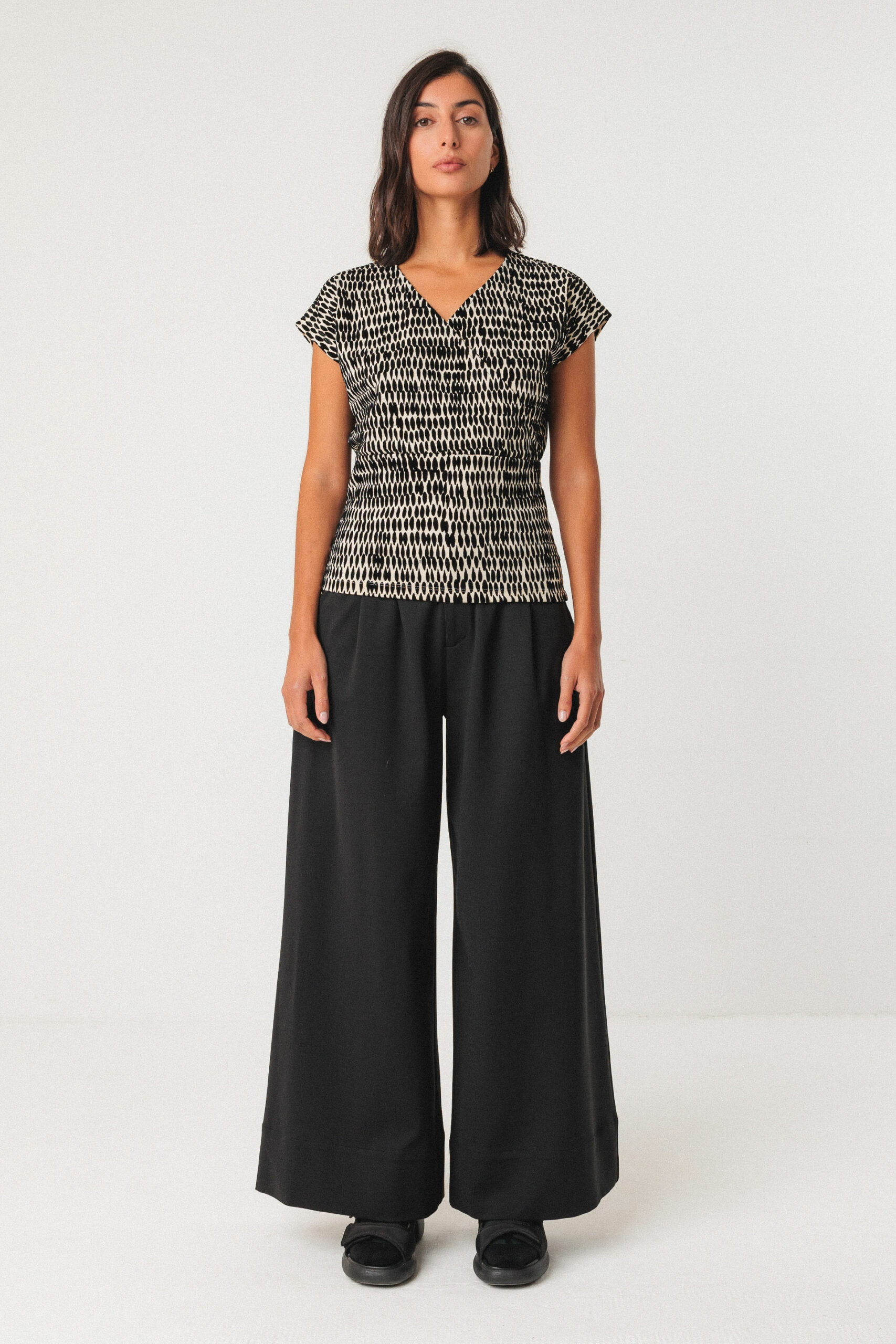 Camiseta Maialen-Gots by SKFK - Imagen 2