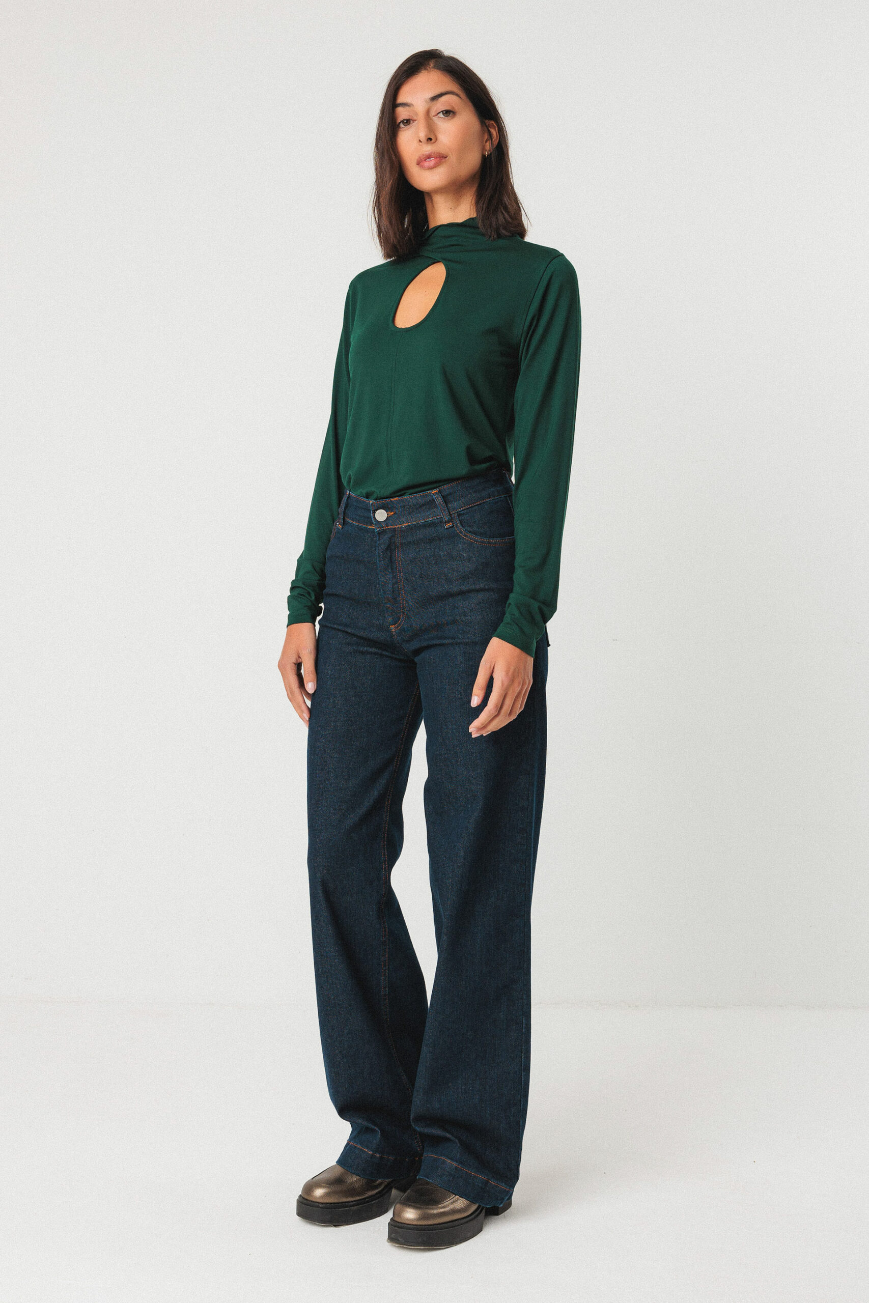 Camiseta Zur-5 by SKFK - Imagen 2