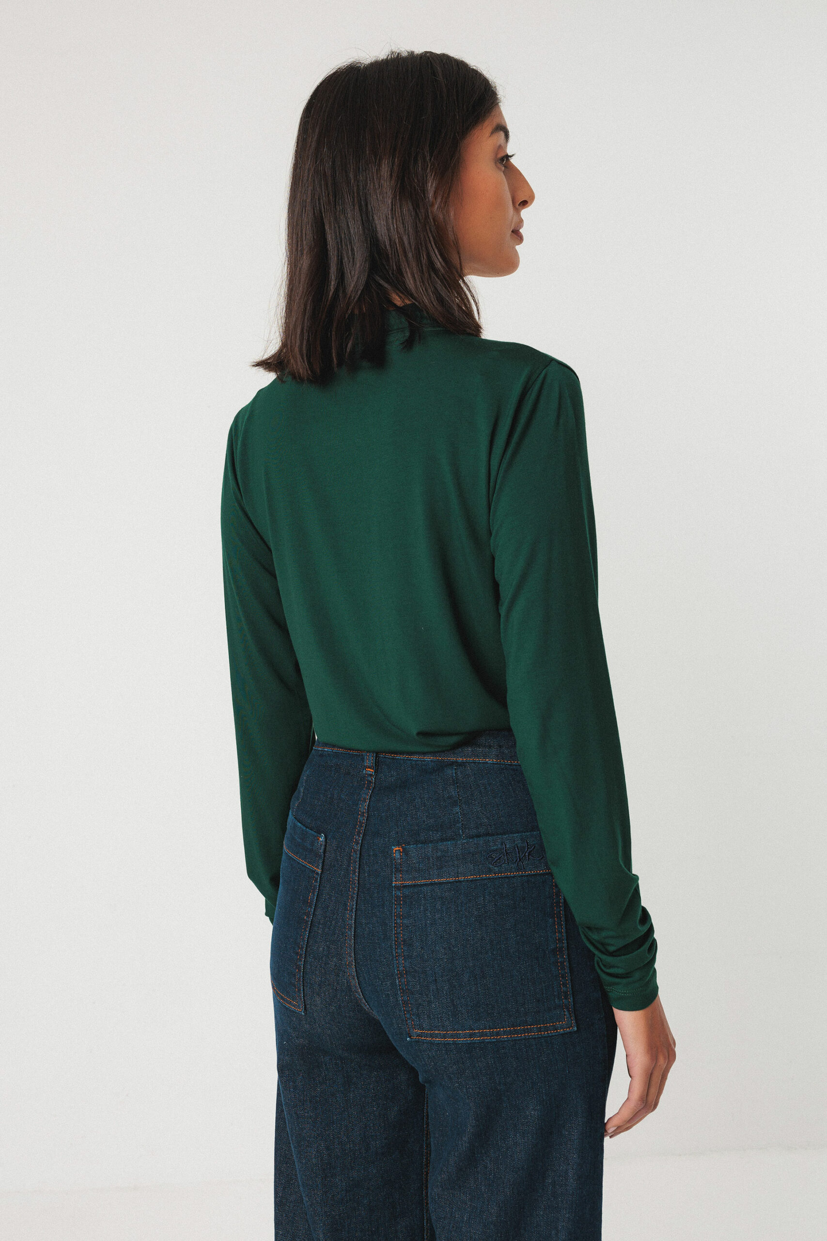 Camiseta Zur-5 by SKFK - Imagen 4