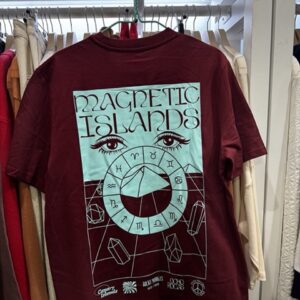 Camiseta Magnetic Islands Vino y Turquesa by Muro