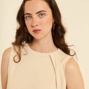 Top Detalle Hombro Crema by Pepa Loves